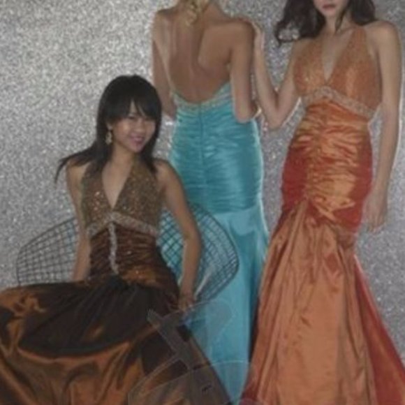 *FINAL PRICE* Stylish Turquoise Taffeta Halter Formal Prom Gown Size 6 - Picture 1 of 15